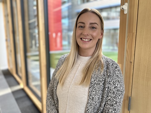 Natasha Eason head and shoulders image